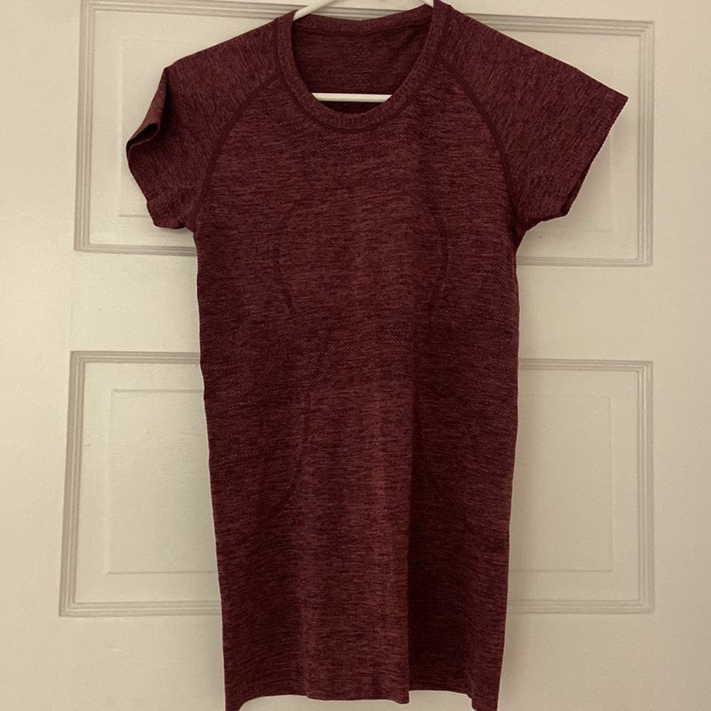 Swiftly tech t shitt Lululemon